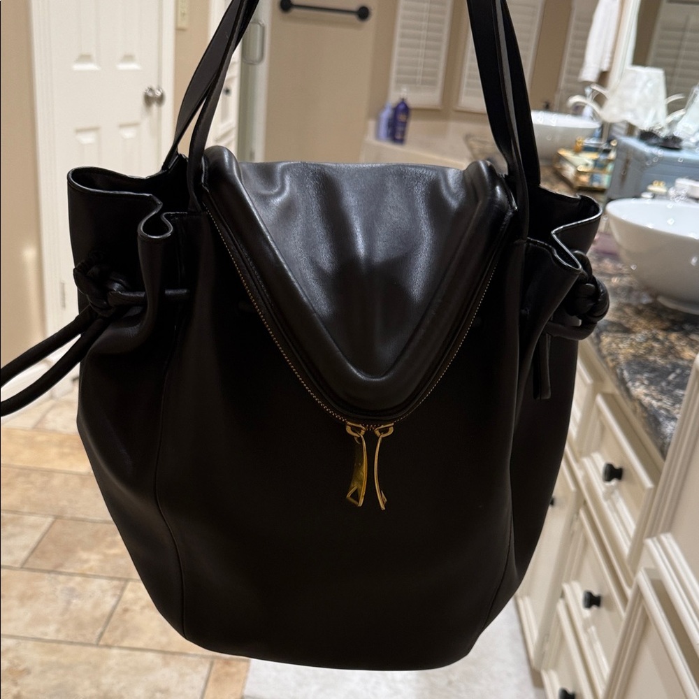 Bottega Veneta Beak Chocolate Brown Leather Shoulder Bag - Picture 2 of 13